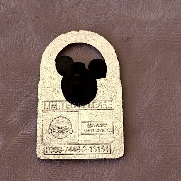 Limited Release Uncommon Disney Lock Pin Set of 2 Donald and Goofy - Picture 3 of 5